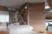 csm_kta-knaus-2022-2023-tourer-van-interieur-bett-bad_d22ebe1361